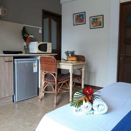 Pereybere Marlin Studio Apartment Pereybere Beach Exterior photo