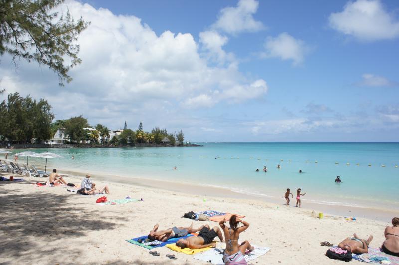 Pereybere Marlin Studio Apartment Pereybere Beach Exterior photo