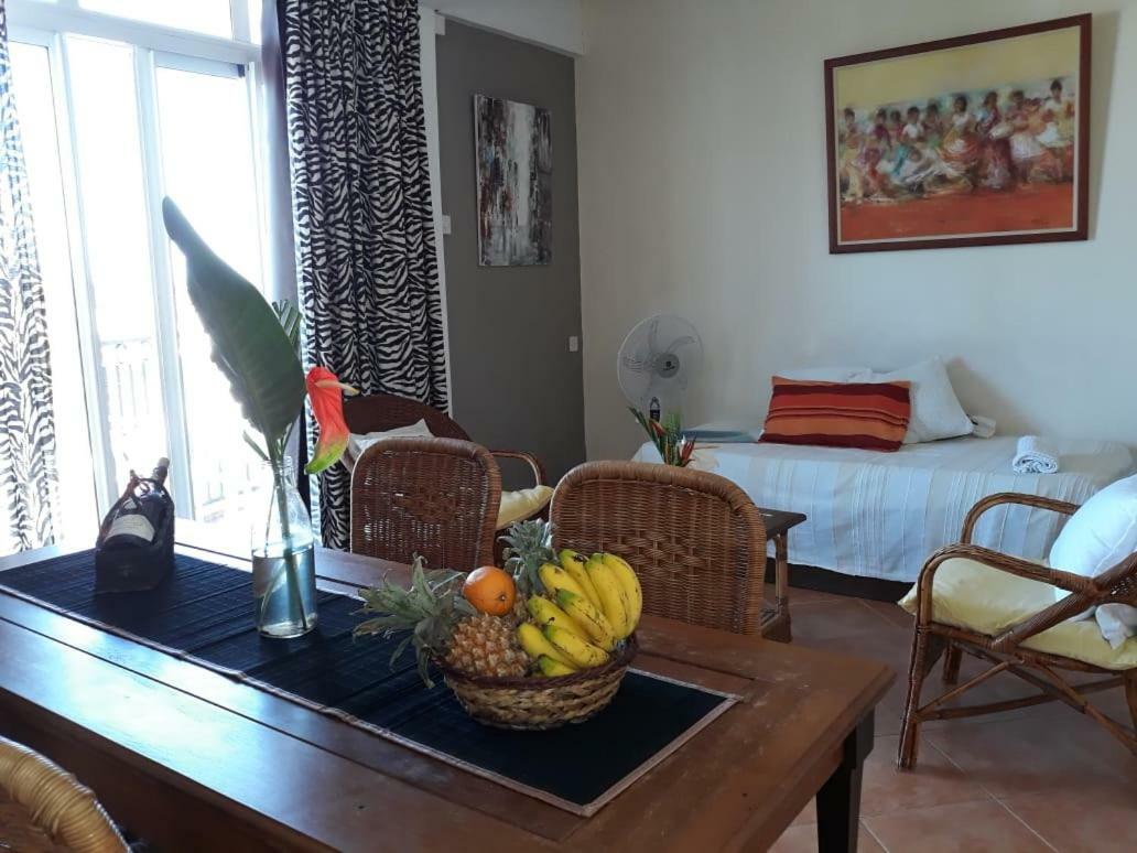 Pereybere Marlin Studio Apartment Pereybere Beach Exterior photo