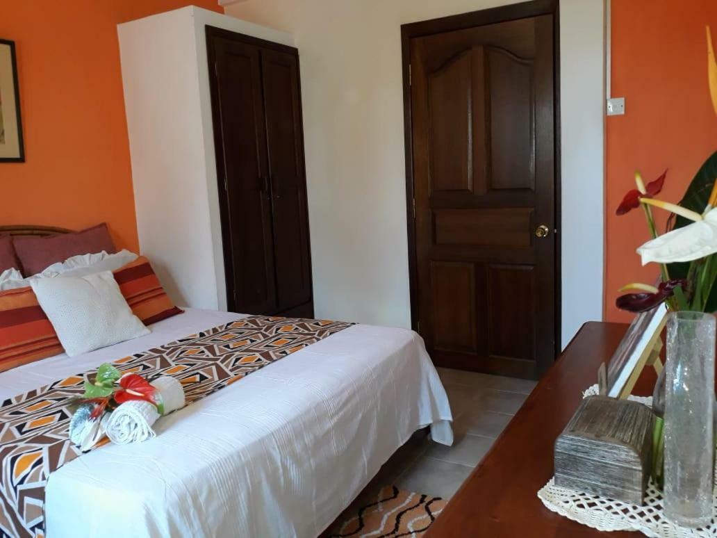 Pereybere Marlin Studio Apartment Pereybere Beach Exterior photo